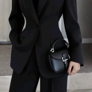 Marynarka Power Dressing ze Szlachetnym Wcięciem Hourglass Blazer