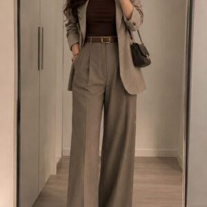 Eleganckie Spodnie Garniturowe z Zakładkami Minimalist Beige